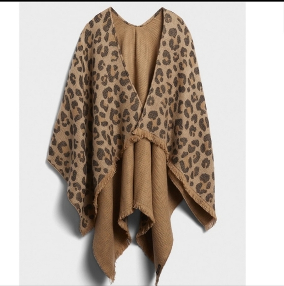 Banana Republic Reversible Cheetah Print Poncho OSFA - Picture 3 of 9
